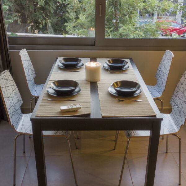 Suite S2 Dining table